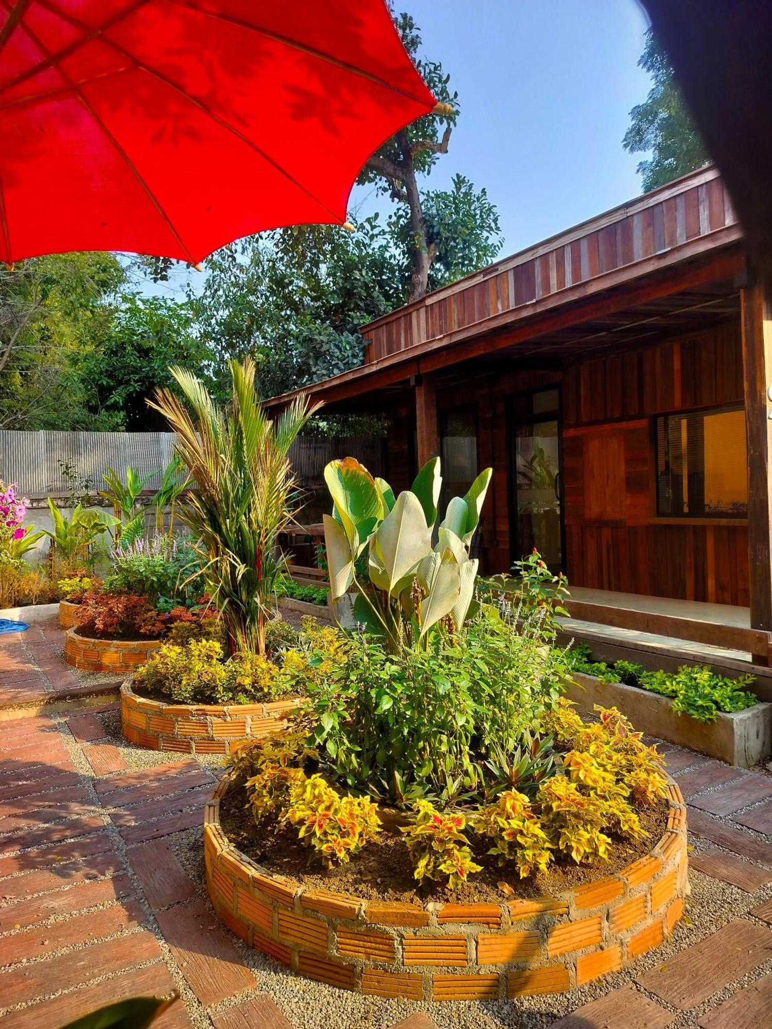 Aparthotel Oldy De Garden à Chiang Mai Extérieur photo